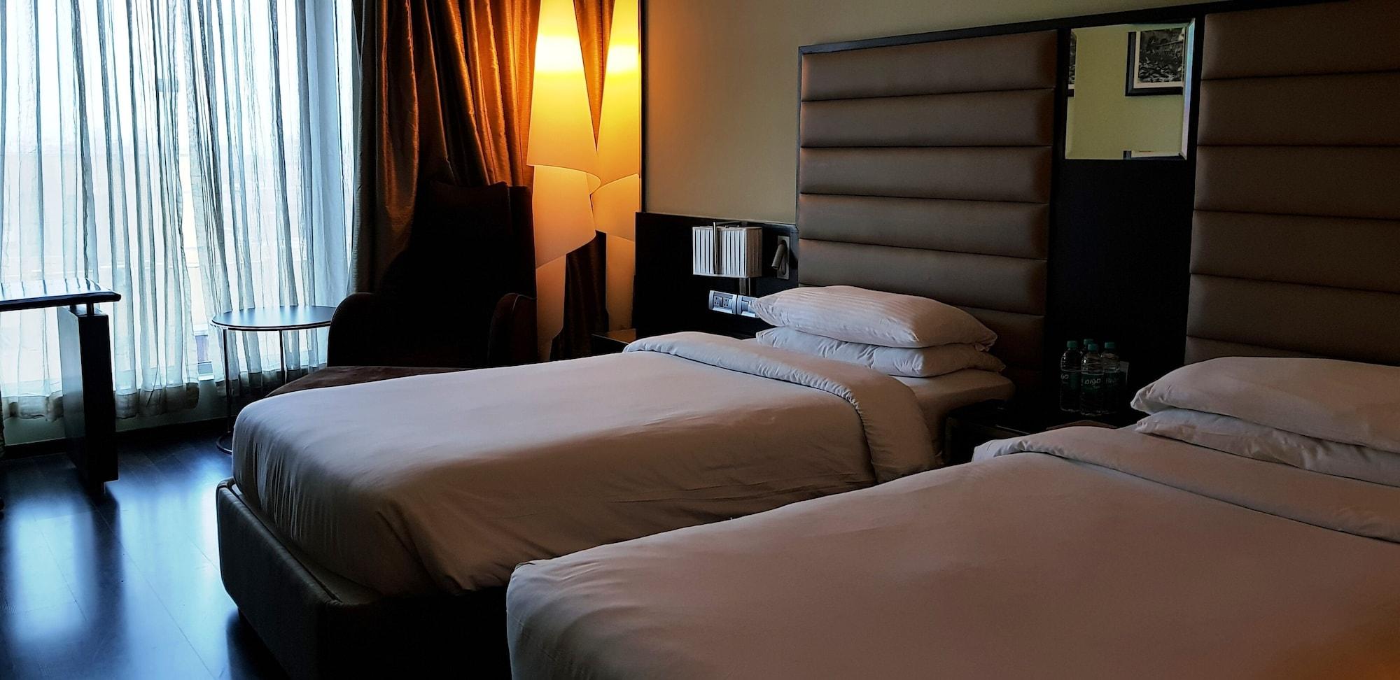 Vivanta Hyderabad, Begumpet Exterior foto A room at the hotel
