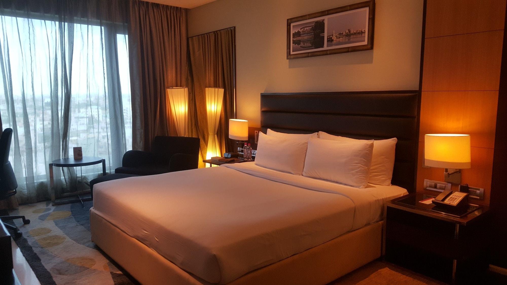Vivanta Hyderabad, Begumpet Exterior foto A room at the hotel
