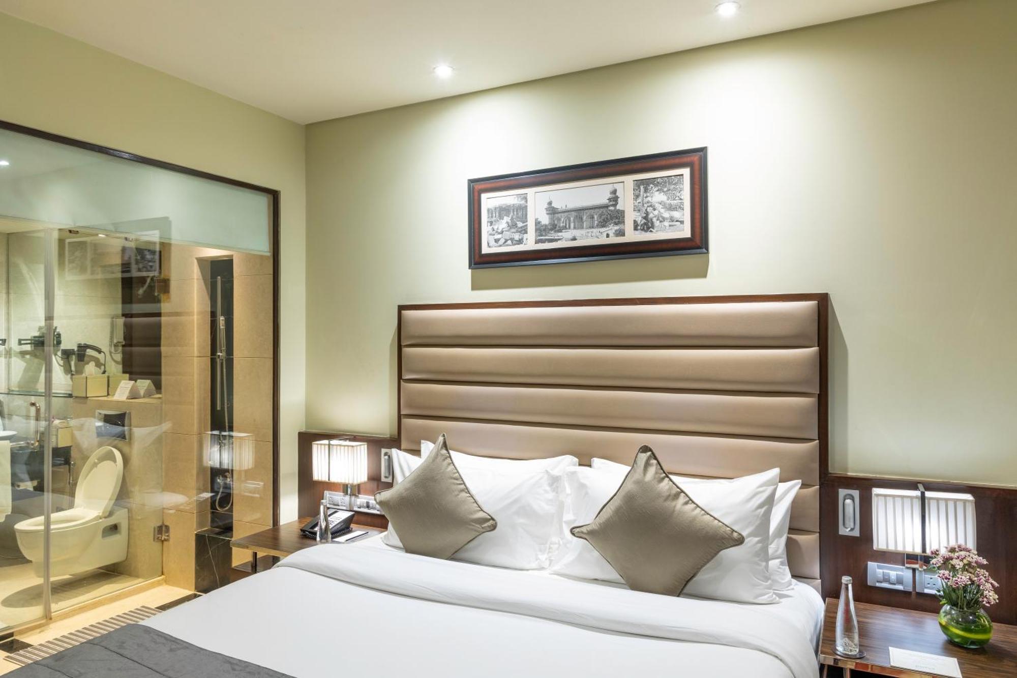 Vivanta Hyderabad, Begumpet Exterior foto A room at the hotel
